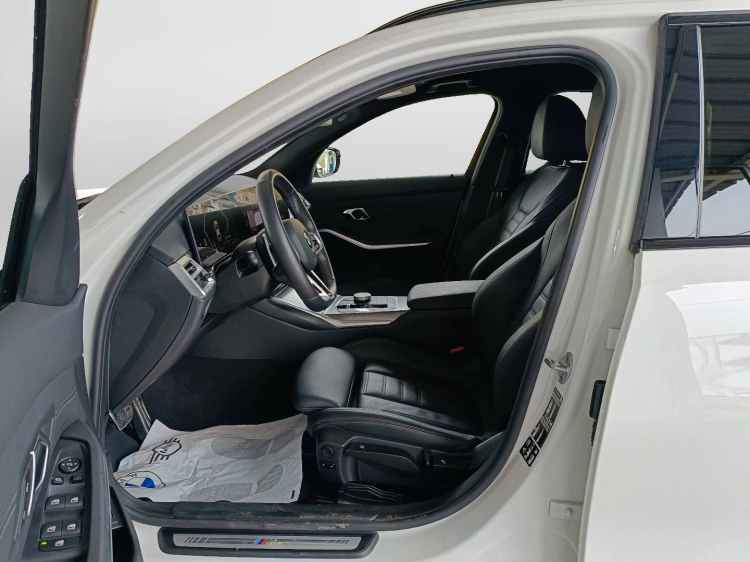 8 - BMW Serie 3 320d Touring mhev 48V xdrive MSport Pro auto