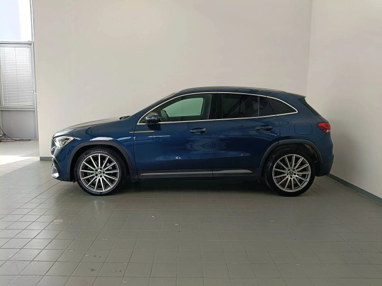 6 - Mercedes-Benz GLA 200 d Premium auto