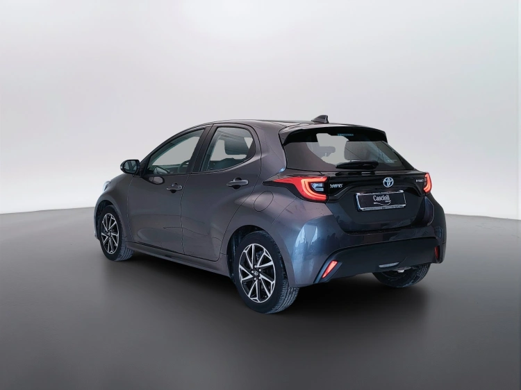 8 - Toyota Yaris Yaris 1.5h Trend