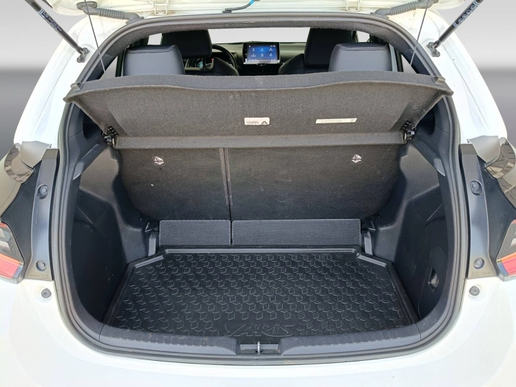 20 - Toyota Yaris Yaris 1.5h Lounge