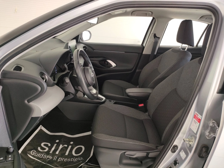 13 - Toyota Yaris Cross Yaris Cross 1.5h Business fwd 116cv e-cvt