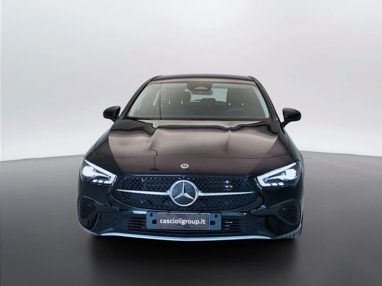 2 - Mercedes-Benz CLA Shooting Brake 180 d Advanced auto