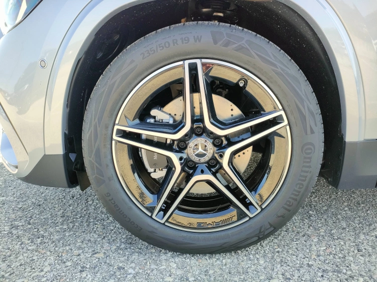 7 - Mercedes-Benz GLA 200 d automatic