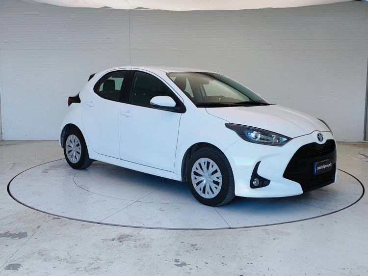 3 - Toyota Yaris Yaris 1.5h Active