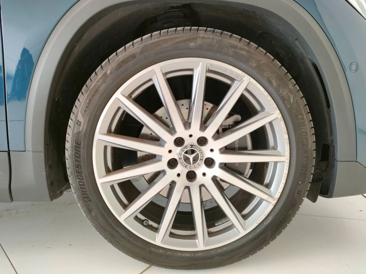 8 - Mercedes-Benz GLA 200 d Premium 4matic auto