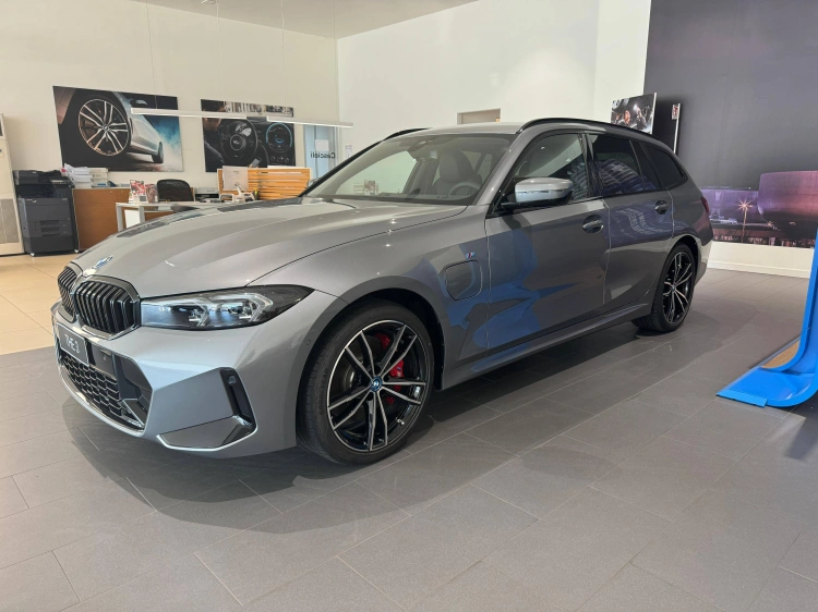 3 - BMW Serie 3 320e Touring
