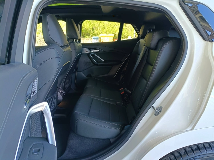 9 - BMW iX2 BMW iX2 xDrive30