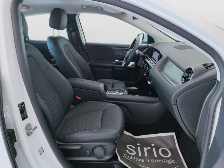 15 - Mercedes-Benz GLA 180 d Advanced auto