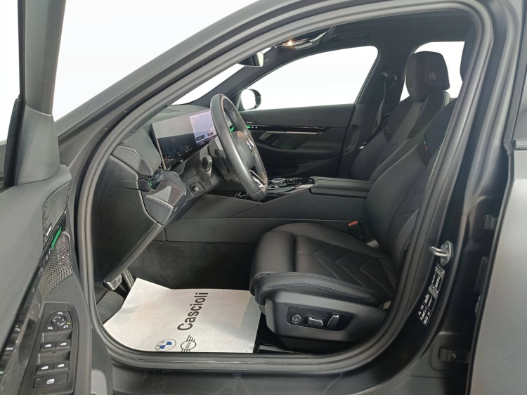 8 - BMW Serie 5 520d Touring 48V xdrive MSport Pro auto