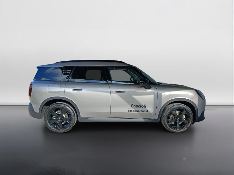 6 - MINI Countryman Mini Countryman 1.5 48V C Favoured auto