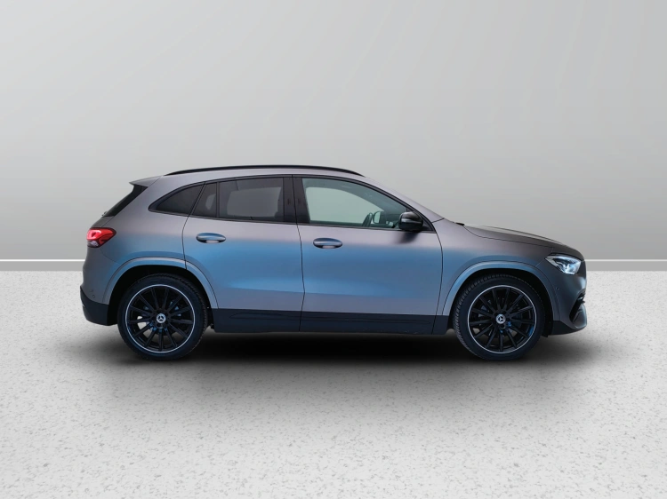 7 - Mercedes-Benz GLA 200 d Premium auto