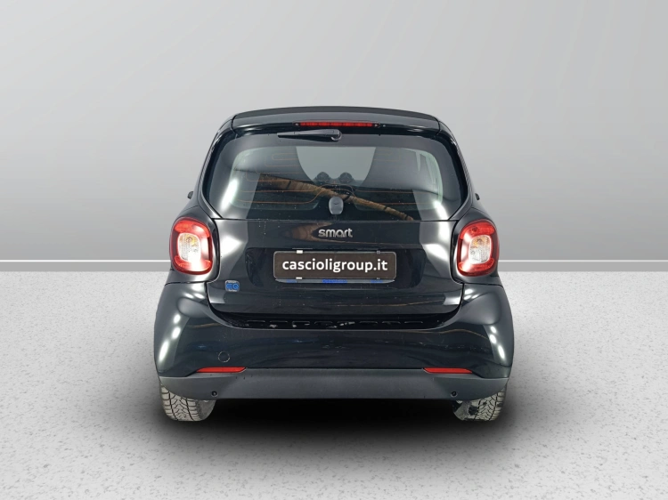 4 - smart fortwo Fortwo eq Pure 4,6kW