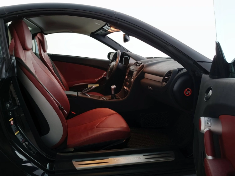 11 - Mercedes-Benz SLK 200 k