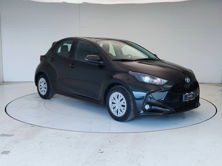 3 - Toyota Yaris Yaris 1.5h Active