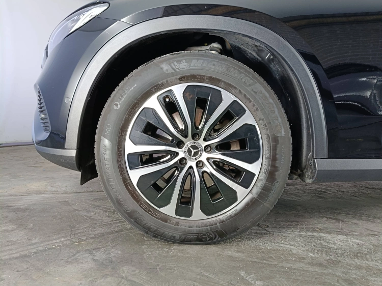 17 - Mercedes-Benz GLC 220 d AMG Advanced 4matic auto