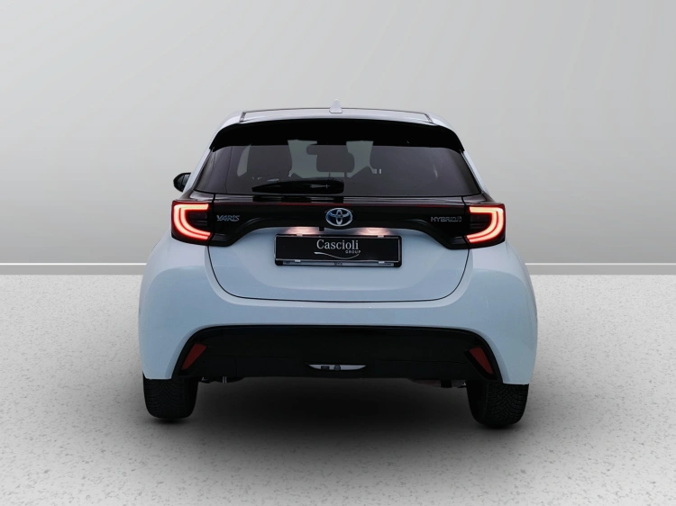 4 - Toyota Yaris Yaris 1.5h Lounge