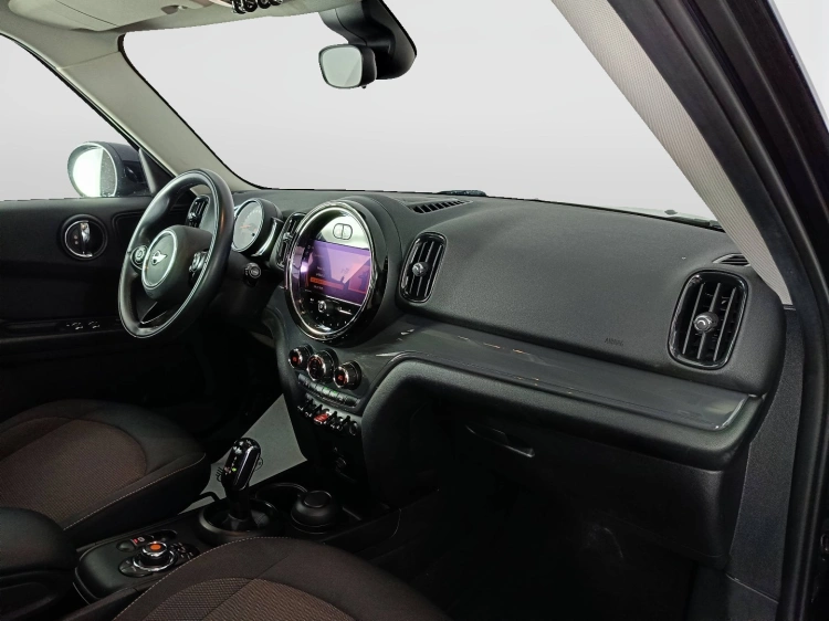10 - MINI Countryman Mini Countryman 1.5 One D Essential auto