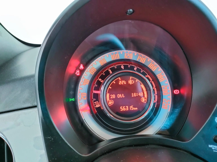 16 - Fiat 500 500 1.0 hybrid Dolcevita 70cv