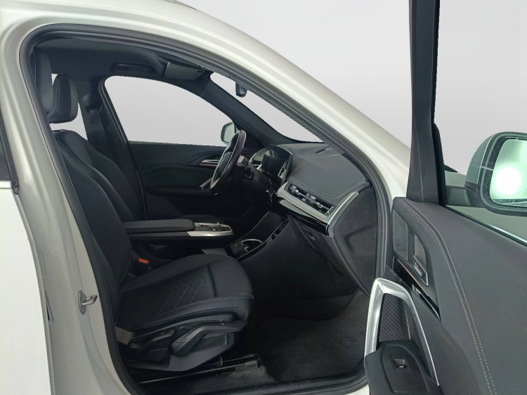 11 - BMW iX1 iX1 edrive 20 X-Line