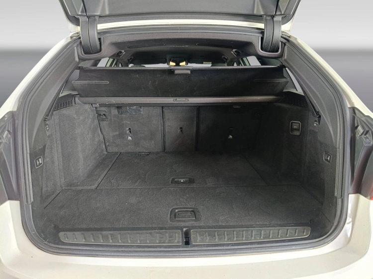 21 - BMW Serie 5 520d Touring xdrive Msport auto