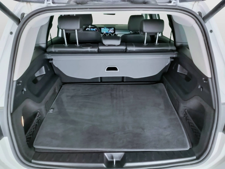9 - Mercedes-Benz GLB 180 d Progressive Advanced auto