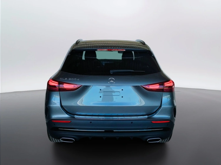 4 - Mercedes-Benz GLA 200 d automatic