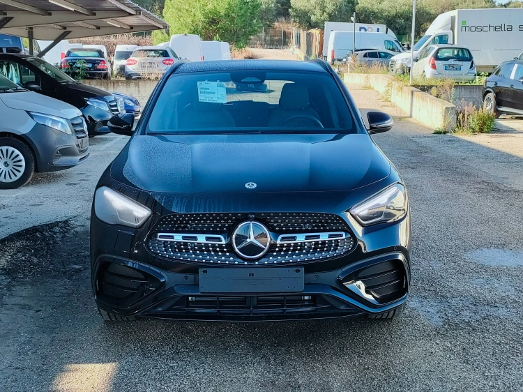 2 - Mercedes-Benz GLA 200 d automatic