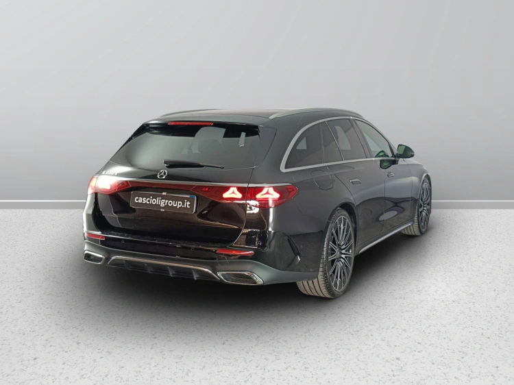 4 - Mercedes-Benz Classe E SW 220 d AMG Line Premium Plus auto