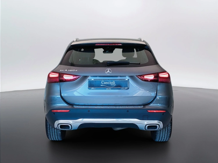 6 - Mercedes-Benz GLA 180 d Progressive Advanced Plus auto