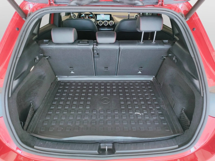 10 - Mercedes-Benz GLA 200 d Premium 4matic auto