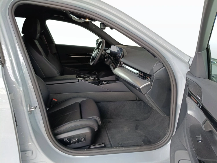 11 - BMW Serie 5 520d Touring 48V xdrive MSport auto