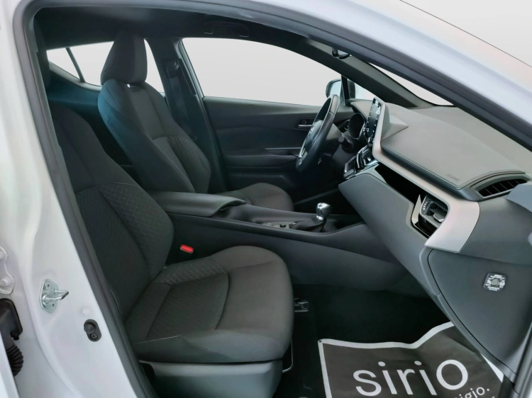 13 - Toyota C-HR C-HR 1.8h Active e-cvt