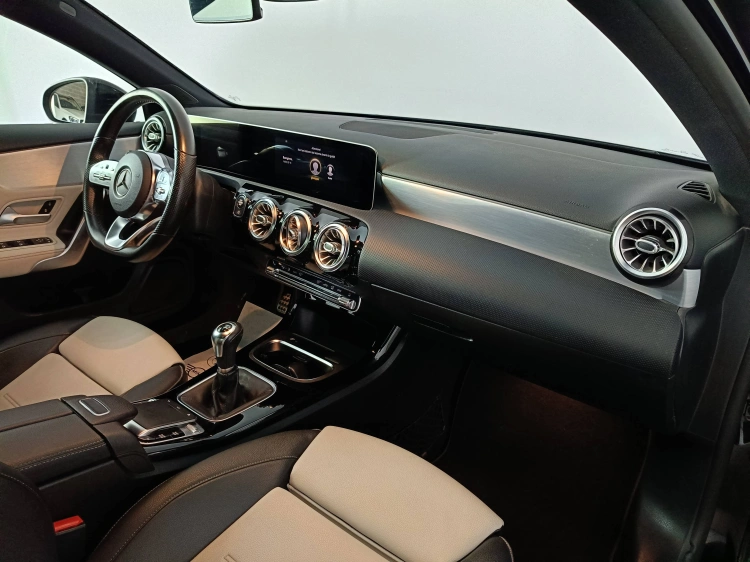 10 - Mercedes-Benz Classe A 180 d Premium