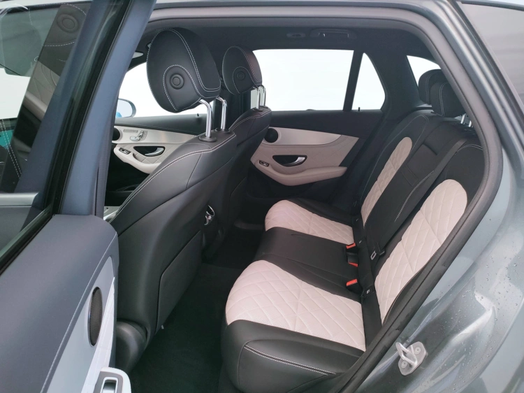 11 - Mercedes-Benz GLC 220 d Business 4matic auto