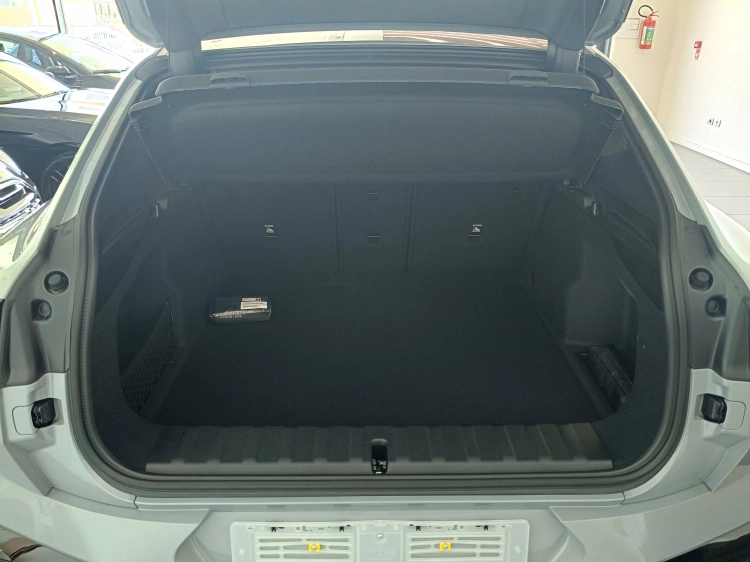 12 - BMW X2 BMW X2 sDrive18d