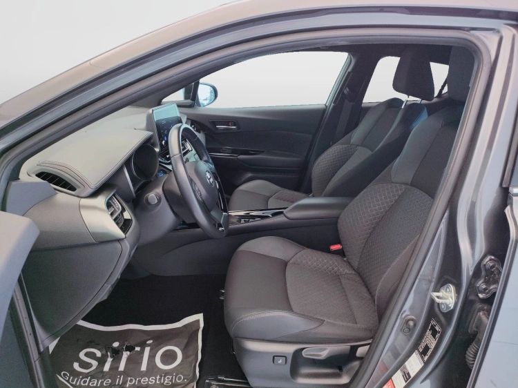 16 - Toyota C-HR C-HR 1.8h Trend e-cvt