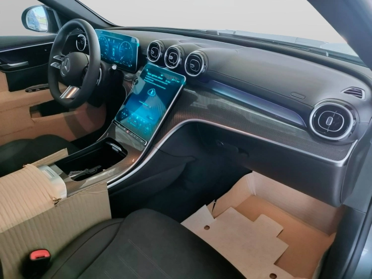 11 - Mercedes-Benz Classe C 220 d 4MATIC