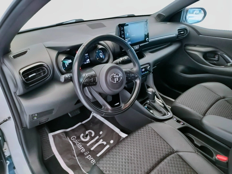 16 - Toyota Yaris Yaris 1.5h Style