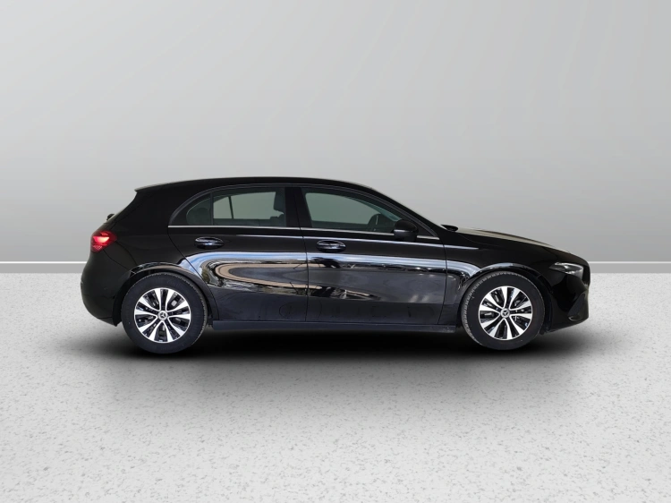 7 - Mercedes-Benz Classe A 180 d Advanced auto