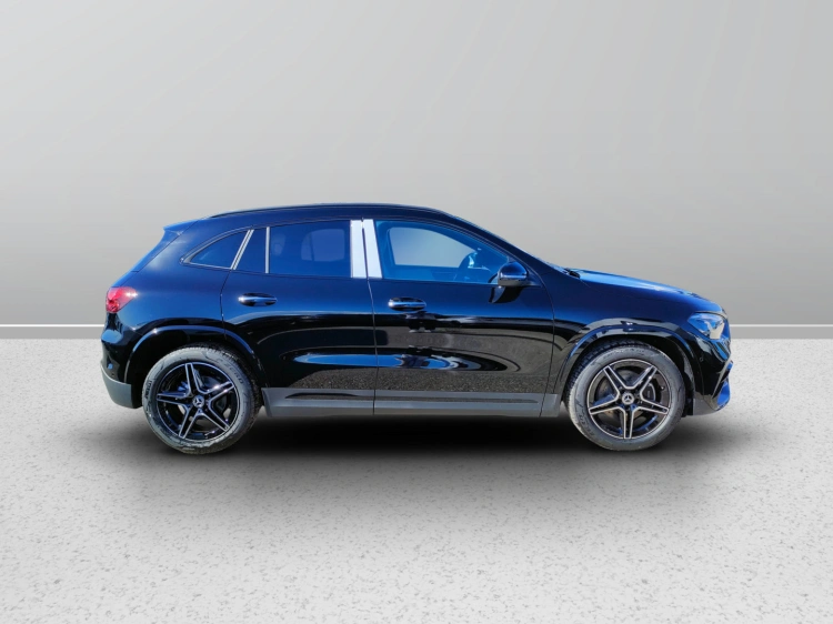 6 - Mercedes-Benz GLA 200 d automatic