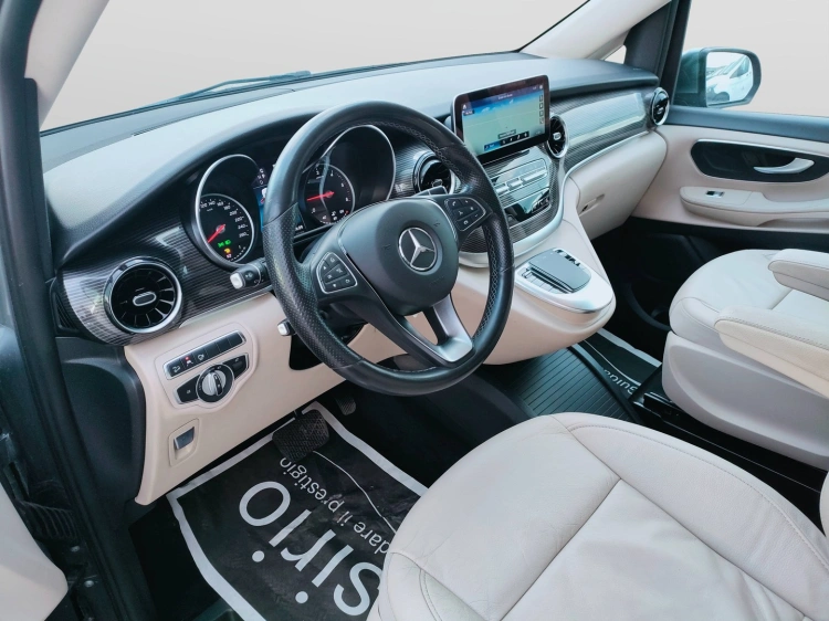 12 - Mercedes-Benz Classe V Long 250 d Premium 4matic auto