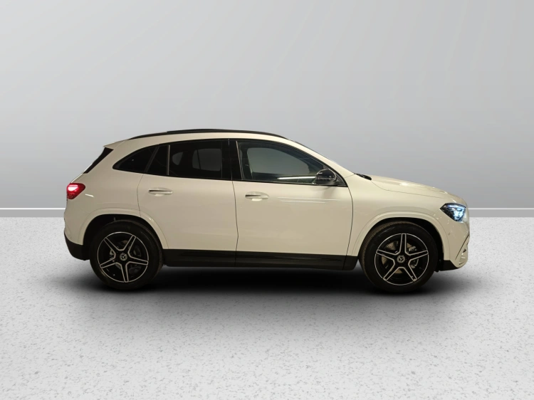 6 - Mercedes-Benz GLA 200 d automatic