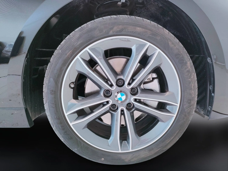10 - BMW Serie 1 116i Sport auto