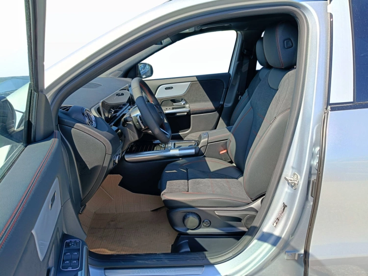 7 - Mercedes-Benz GLA 200 d automatic