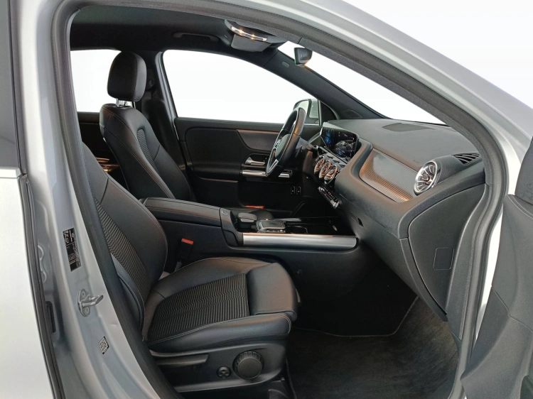 11 - Mercedes-Benz GLA Mercedes GLA250 e phev advanced auto