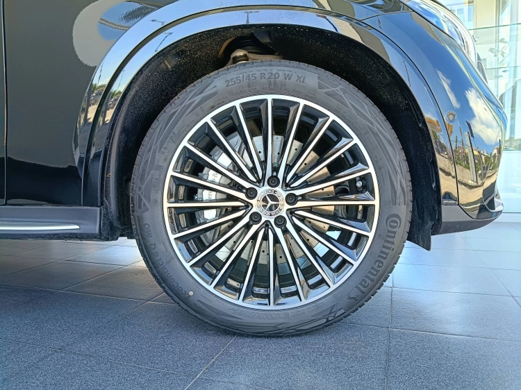 10 - Mercedes-Benz GLC 220 d 4MATIC
