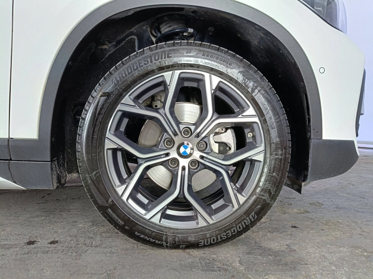 17 - BMW X1 X1 xdrive18d xLine Plus auto