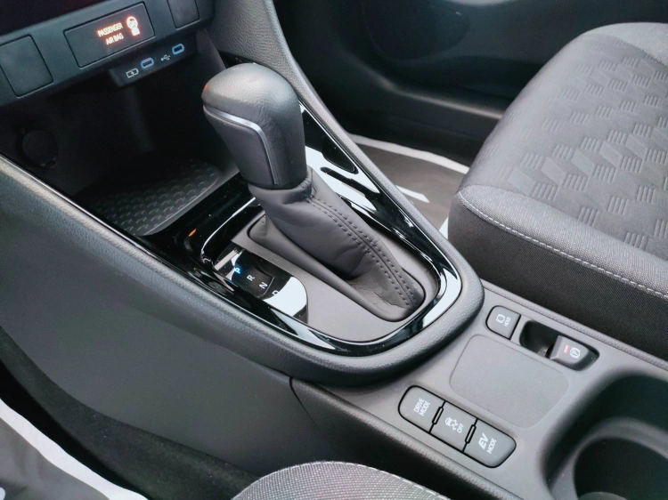 18 - Toyota Yaris Yaris 1.5h Trend