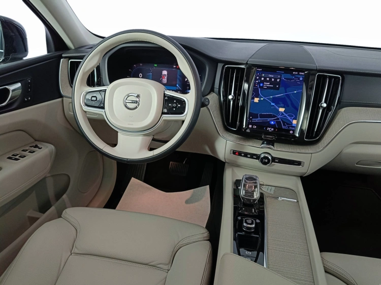 13 - Volvo XC60 XC60 2.0 B4 Inscription awd auto