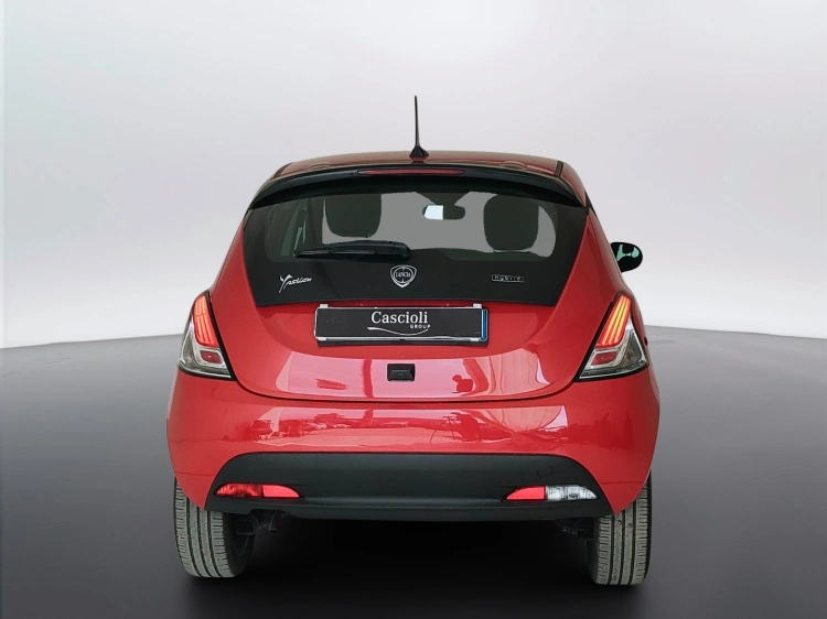 6 - Lancia Ypsilon Ypsilon 1.0 firefly hybrid Gold s&s 70cv